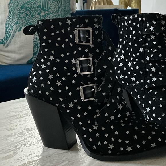 John Fluevog Black Star Ankle Signature triple buckle boot - Picture 7 of 10